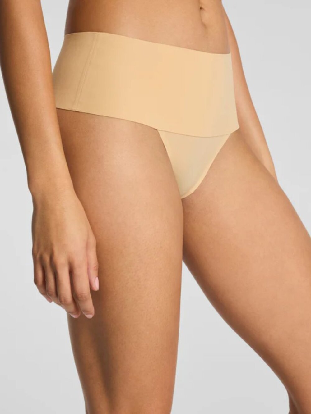 NWT Soft Nude Spanx Super Smooth Undietectable High Waisted Thong